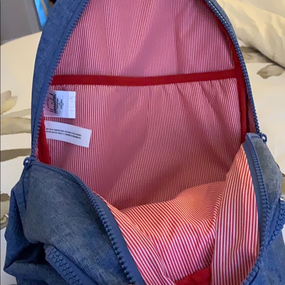 Herschel Backpack🌙 - Picture 4 of 5